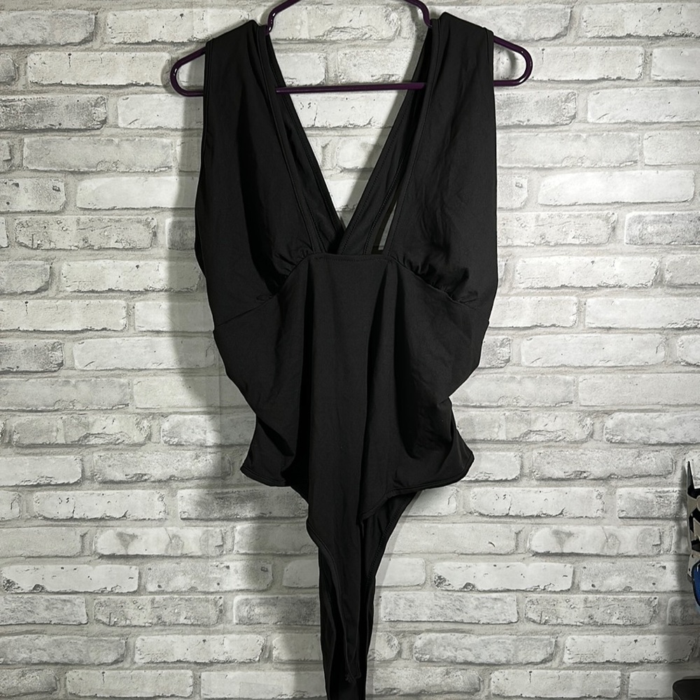 SHEIN plus “4x” bodysuit- fits like 2x see measurements